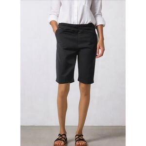 Hilary Radley Women's Bermuda Shorts Size Med Black Wide Elastic Waistband Golf